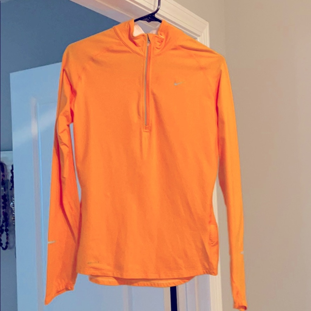 Like New Women’s Nike Dri-Fit Zip Up - Medium